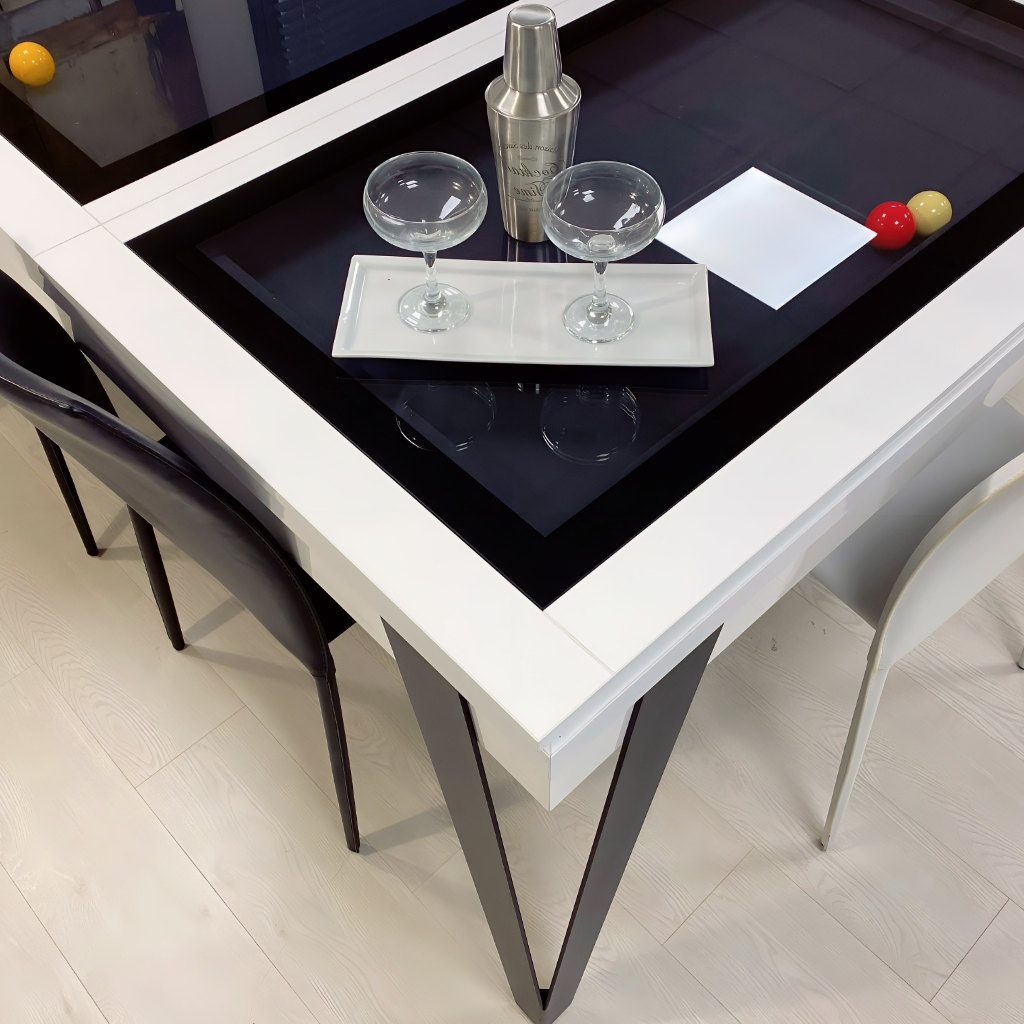 Billard PURE transformable en table transparente laissant apparaitre les billes